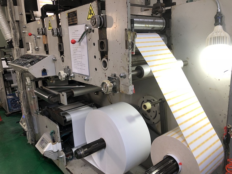 High Quality 80gsm Premium Top Coated Self Adhesive Direct Thermal Label Material in Jumbo Roll Sticker Label